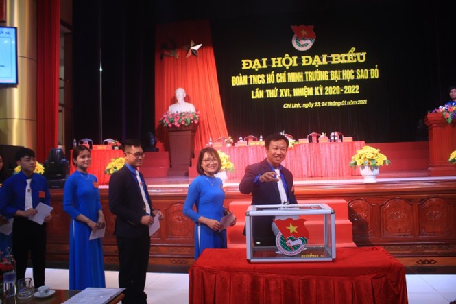 Lần đầu tiên Đại học Sao Đỏ có nữ Bí thư Đoàn trường - ảnh 4