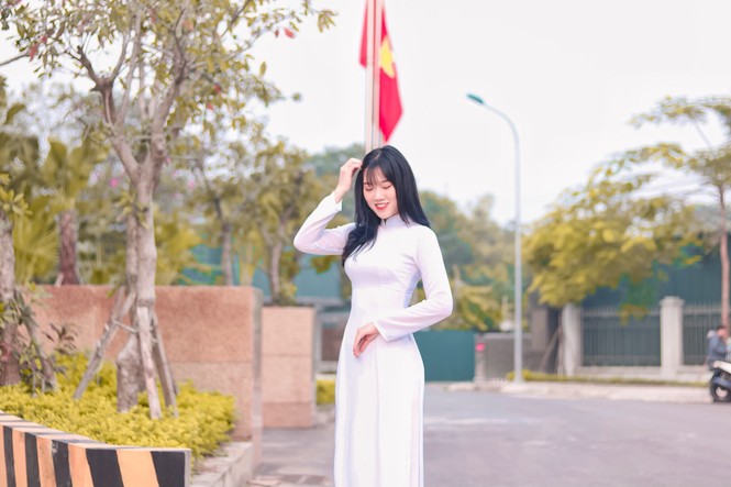 Vẻ đẹp của nữ sinh trường ĐH Nội vụ đạt giải Người đẹp trí tuệ - Miss Elegant Beauty 2020 - ảnh 4
