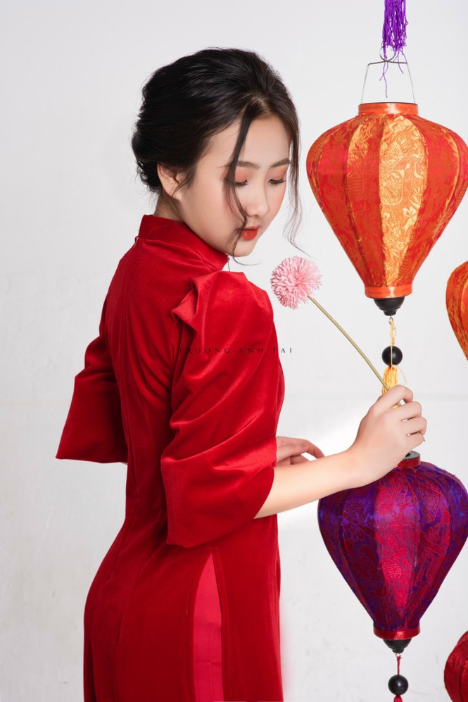 Ngắm nhìn bộ ảnh lung linh sắc đỏ của nữ sinh Đại học Thăng Long xinh như búp bê - ảnh 6