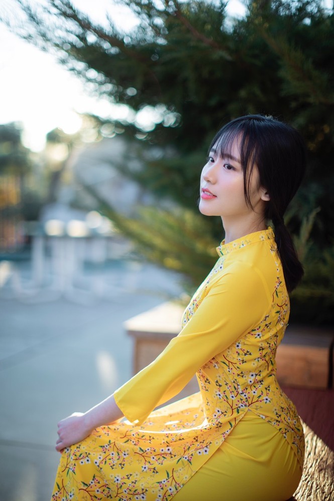 Rực rỡ sắc vàng với bộ ảnh áo dài Việt Nam đón Tết của du học sinh tại Mỹ - ảnh 11