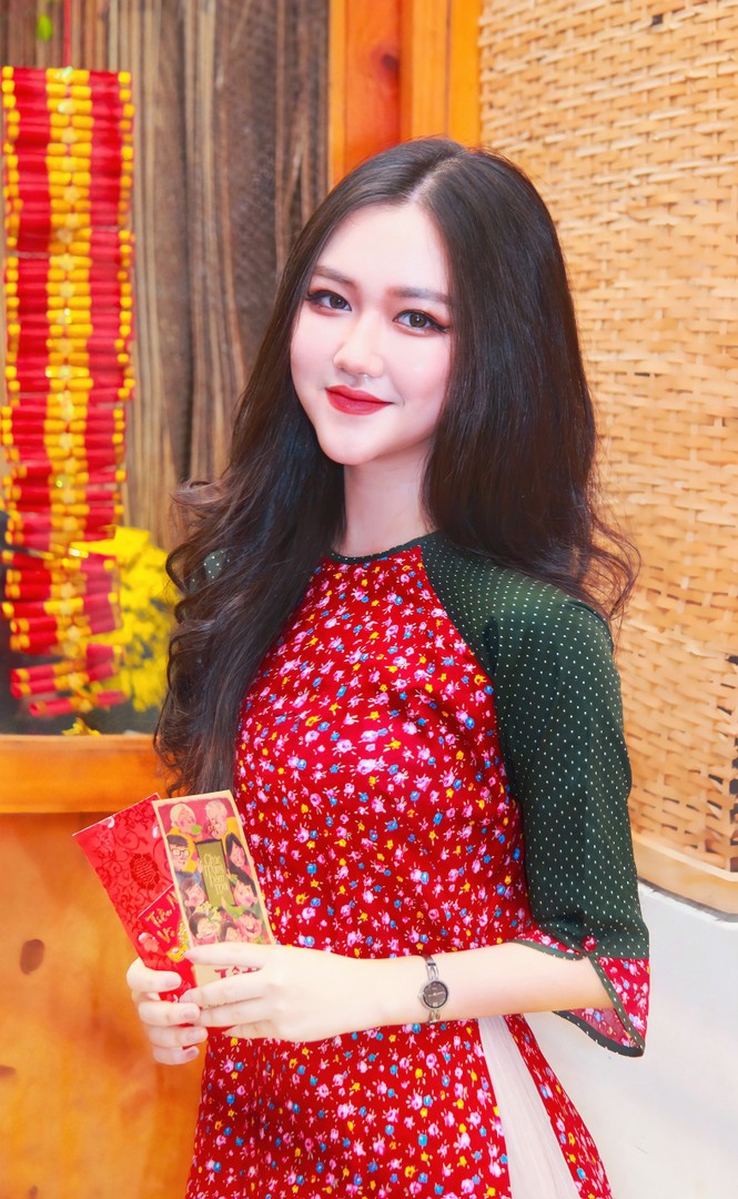 ‘Không thể rời mắt’ bộ ảnh chào Xuân đầy màu sắc của thiếu nữ 16 tuổi - ảnh 1