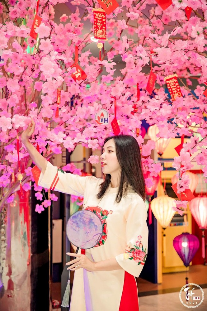 Thiếu nữ Cà Mau đẹp rạng ngời trong ngày đầu Xuân - ảnh 10