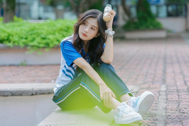 Nữ sinh điện ảnh gây ấn tượng bởi bộ ảnh Tết bên áo Tấc Việt phục - ảnh 13