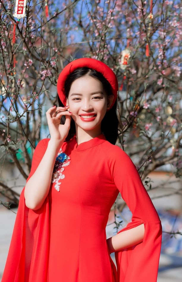 Nữ sinh điện ảnh xinh đẹp bên tà áo dài cách tân ngày Tết - ảnh 8