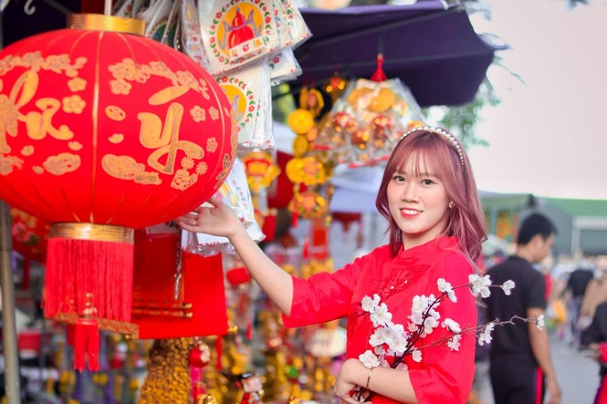 Thiếu nữ xứ Quảng trong áo dài truyền thống những ngày đầu Xuân - ảnh 9