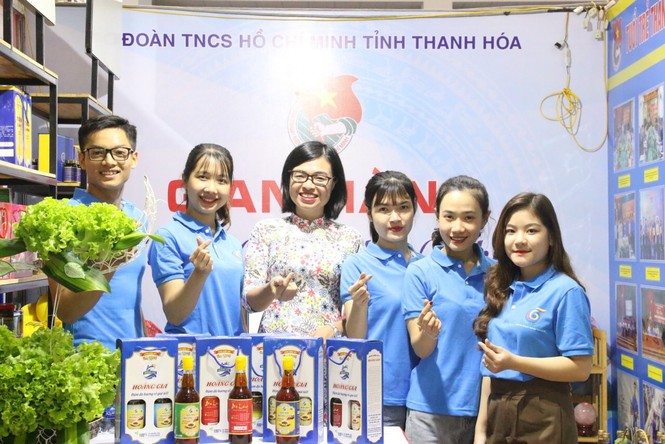 Phó Chủ tịch CLB sinh viên “Nhà doanh nghiệp tương lai” vươn lên từ câu chuyện gia đình - ảnh 6