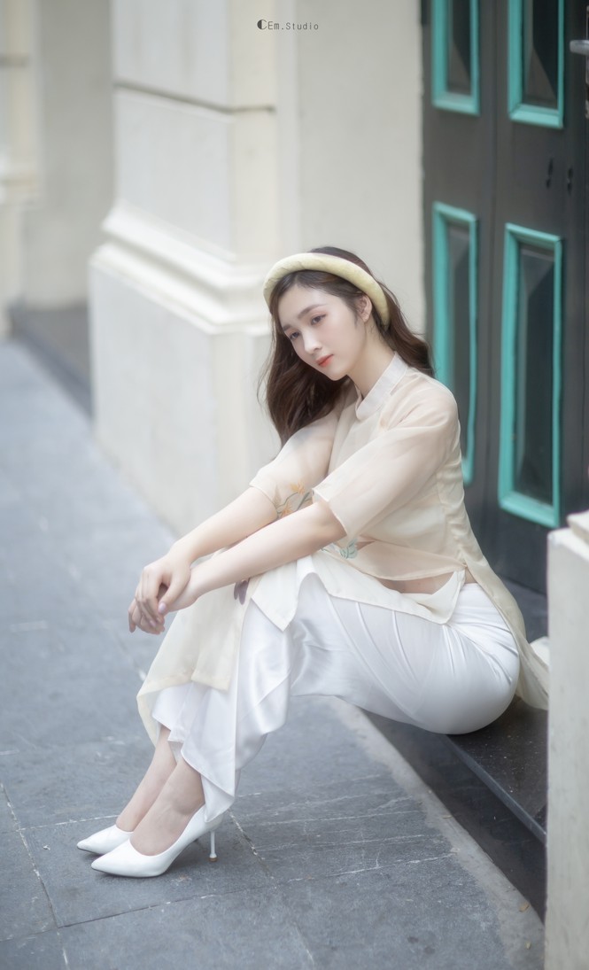 Hot girl xứ Nghệ là Hoa khôi Đại học Quốc gia khoe nhan sắc ngọt ngào trong tà áo dài truyền thống - ảnh 10