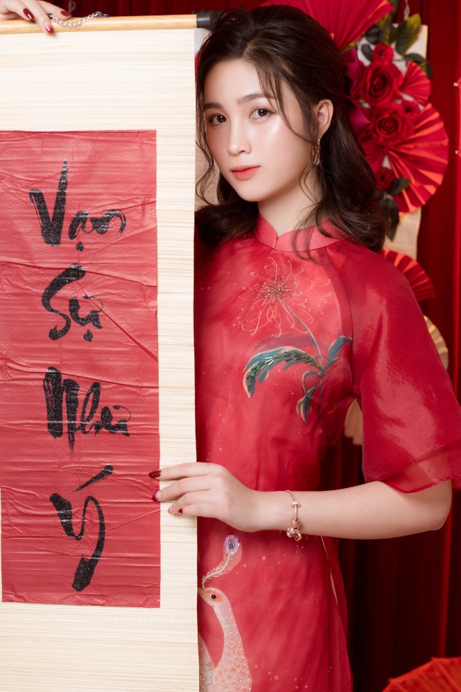 Hot girl xứ Nghệ là Hoa khôi Đại học Quốc gia khoe nhan sắc ngọt ngào trong tà áo dài truyền thống - ảnh 14