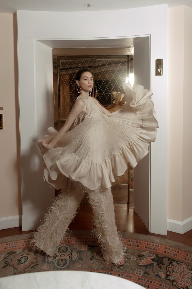 Hà Hồ mang bụng bầu chụp ảnh thời trang cho tạp chí danh giá Vogue (Pháp) - ảnh 8