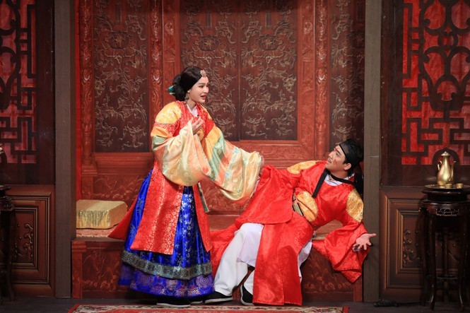 Đến Trấn Thành cũng phải bật cười trước sự ngây ngô của “cung nữ” Hiền Hồ - ảnh 1