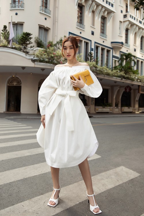 Đỗ Mỹ Linh, Tiểu Vy, Châu Bùi, Tú Hảo đua nhau khoe dáng với “It Bag” - ảnh 2