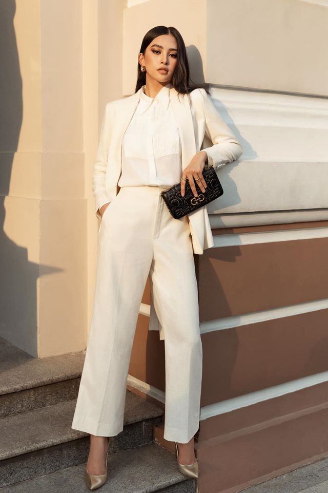 Đỗ Mỹ Linh, Tiểu Vy, Châu Bùi, Tú Hảo đua nhau khoe dáng với “It Bag” - ảnh 1