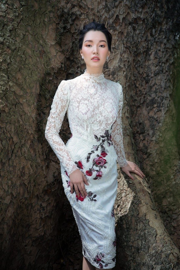 Giữa một rừng mỹ nhân nóng bỏng, “nàng thơ xứ Huế” Ngọc Trân như cơn gió mát lành - ảnh 7