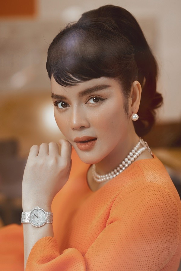 Chưa bao giờ Lý Nhã Kỳ nhẹ nhàng thanh tao đến vậy khi “đóng giả” Audrey Hepburn - ảnh 1