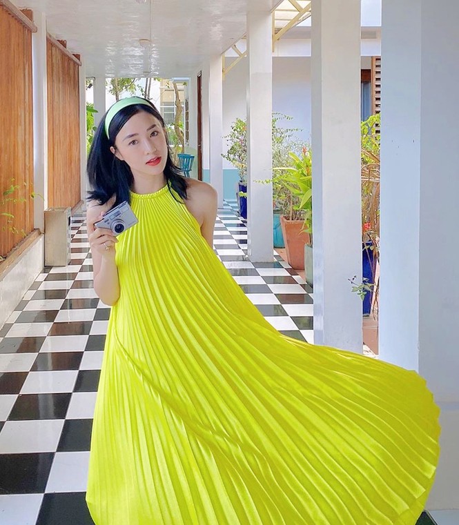 Hàng loạt mỹ nhân V-Biz thi nhau diện, chiếc đầm lụa này có gì mà đặc biệt đến vậy? - ảnh 9