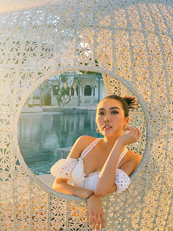 Hoa hậu Tường Linh may mắn được gia đình và bạn trai động viên vượt qua sóng gió - ảnh 1
