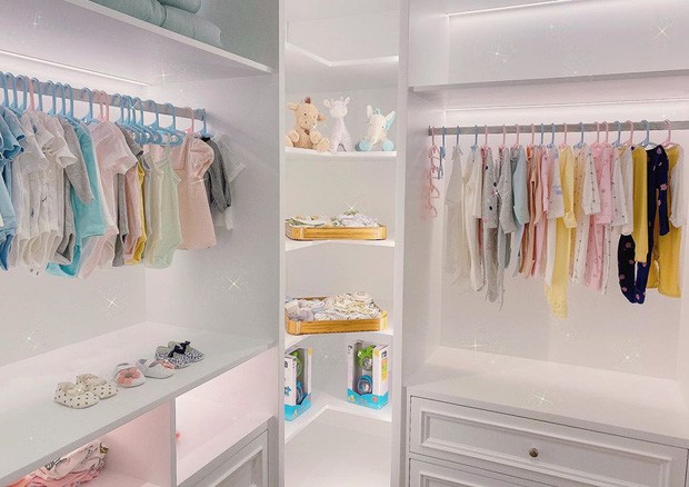 Choáng ngợp với tủ quần áo đồ sộ của con gái Cường Đô-la, Đàm Thu Trang - ảnh 3