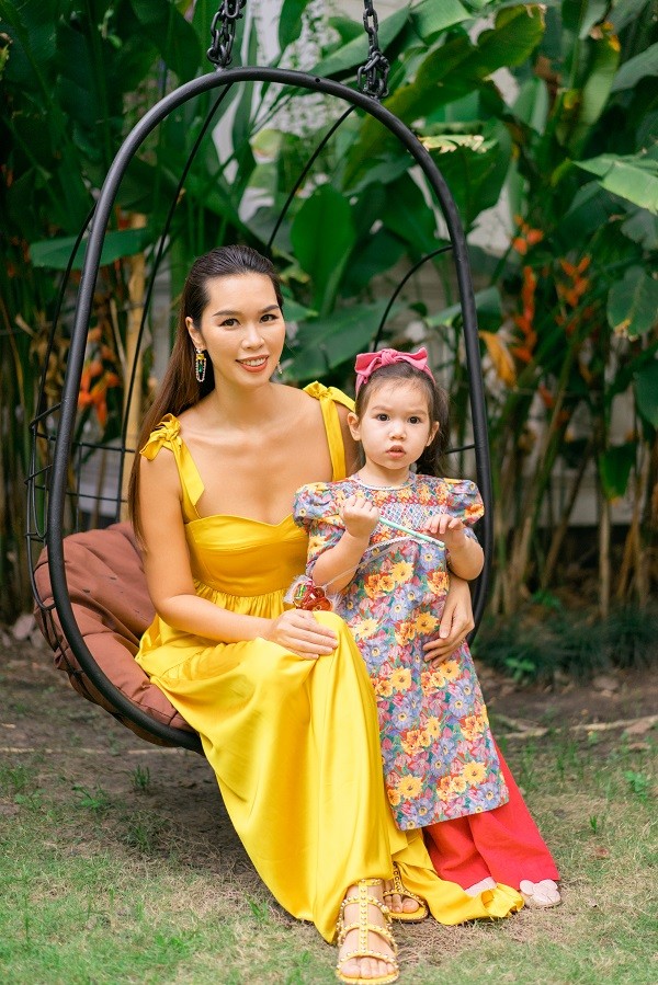 Dù lấy chồng ngoại quốc, Hà Anh vẫn muốn bé Myla lớn lên như một cô gái Việt Nam - ảnh 1