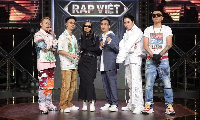 Dàn HLV ăn mặc quá chất khiến Rap Việt dần trở thành sàn diễn thời trang - ảnh 1