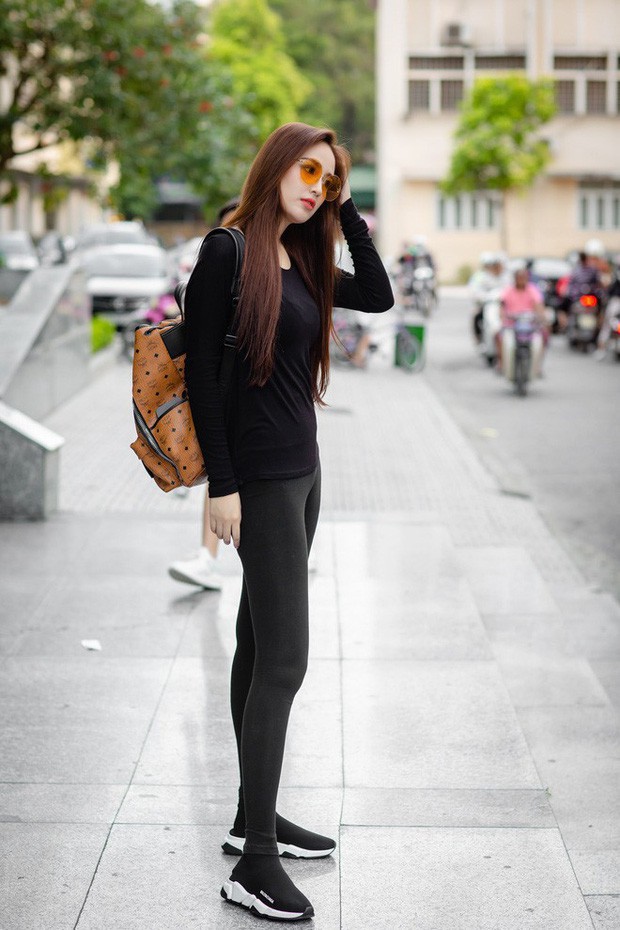 Sau nhiều lần bị nhắc nhở “hớ hênh”, Mai Phương Thúy vẫn không chia tay kiểu quần nhạy cảm này - ảnh 5