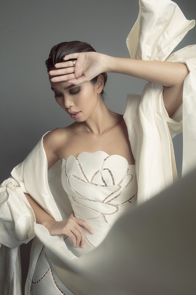 Không cần diện bikini, Hà Anh vẫn gợi cảm khó cưỡng với đường cong nóng bỏng - ảnh 2