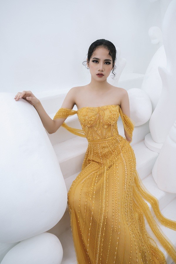 Lạ lẫm xen lẫn cảm phục trước cô gái khuyết tay tự tin làm người mẫu thời trang - ảnh 3