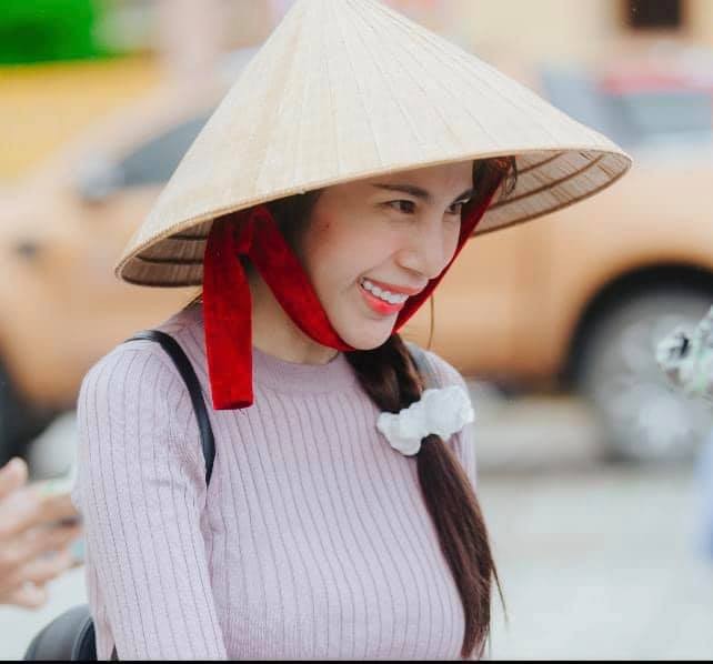 Đến lượt Thủy Tiên bị anti-fan tấn công, buồn rơi nước mắt trước rất nhiều lời chỉ trích - ảnh 1