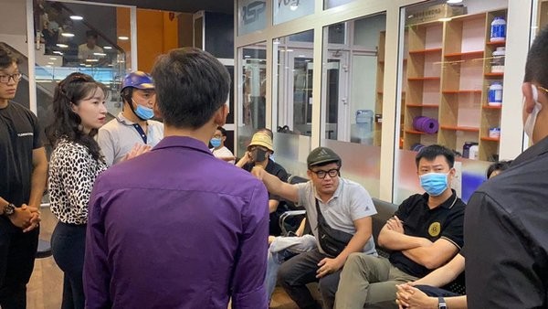 Hoài Linh, Hữu Châu dặn dò gì các nghệ sĩ đàn em khi đi đòi lại danh dự cho Chí Tài? - ảnh 1