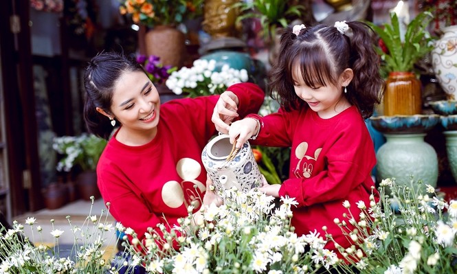 Chưa kết hôn sinh con nhưng Hoa hậu Ngọc Hân lại có một cô con gái dễ thương hết biết - ảnh 2