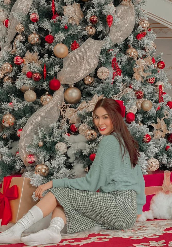 Choáng ngợp nhìn sao Việt trang trí nhà cửa mùa Noel: Sang xịn như khách sạn 5 sao - ảnh 7