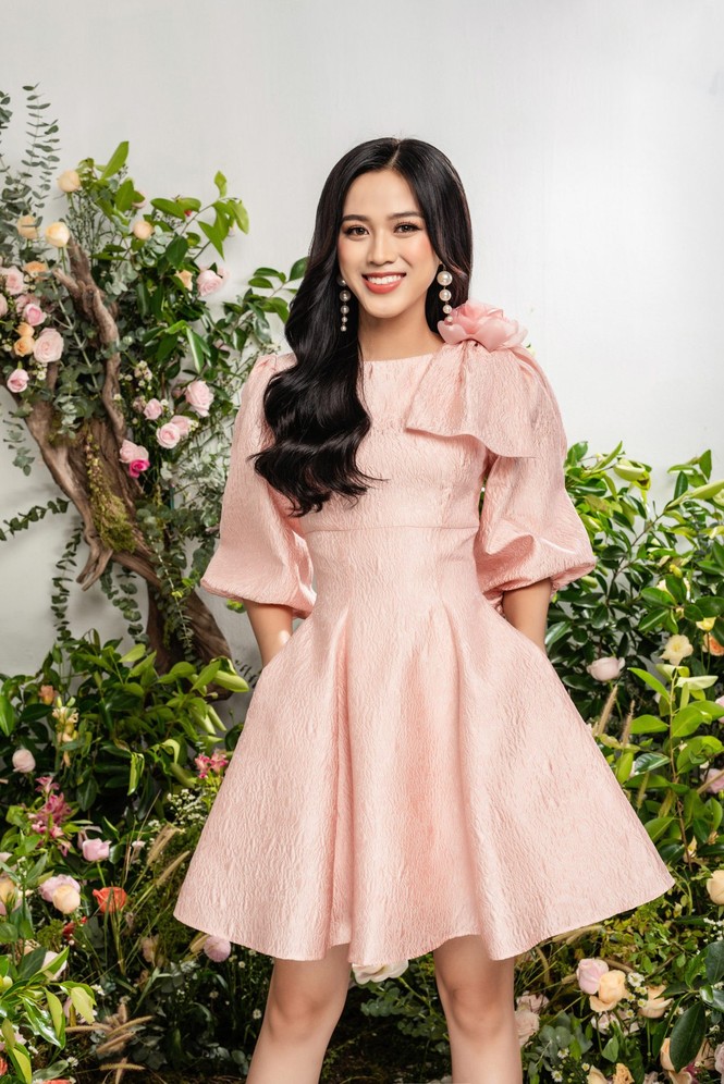 Nhờ vóc dáng chuẩn mà Hoa hậu Đỗ Thị Hà mặc phong cách nào cũng đẹp - ảnh 6