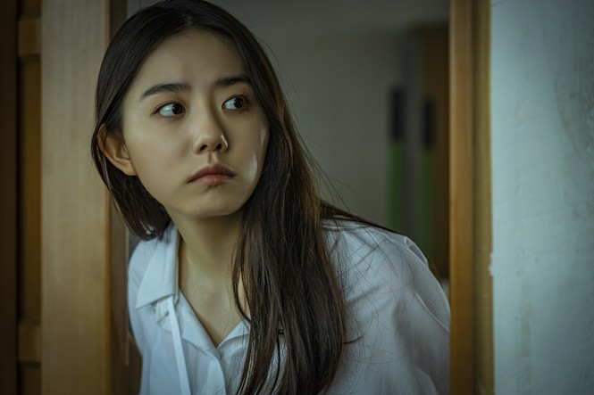 Hàng loạt sao K-Pop chịu cảnh bị ám ảnh trong lớp học kinh hoàng của “Nam sinh số 11” - ảnh 2