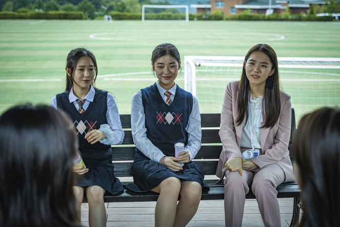 Hàng loạt sao K-Pop chịu cảnh bị ám ảnh trong lớp học kinh hoàng của “Nam sinh số 11” - ảnh 3