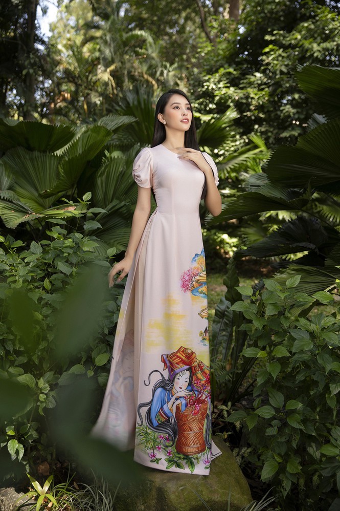 Chưa bao giờ Hoa hậu Tiểu Vy dịu dàng e ấp đến thế trong tà áo dài chúc Tết - ảnh 7
