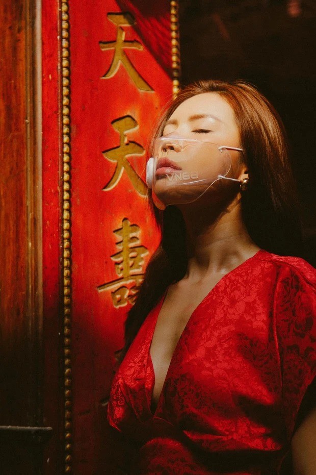 Hàng loạt mỹ nhân Việt bị chê ăn mặc phản cảm khi đi lễ chùa đầu năm - ảnh 5