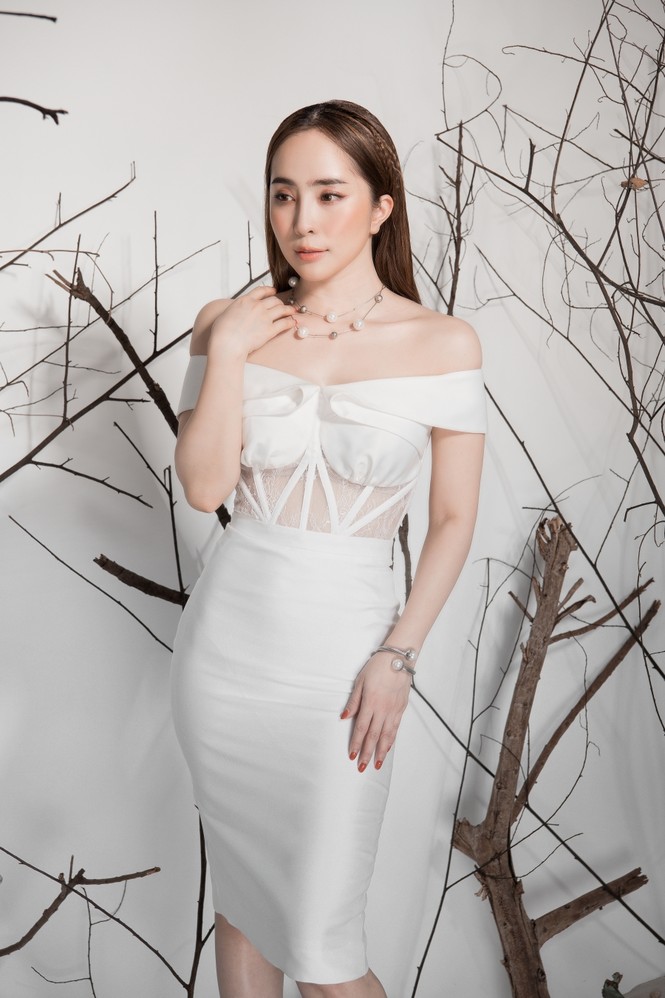Giảm cân thành công, Quỳnh Nga khoe eo con kiến gợi cảm cùng sắc trắng - ảnh 4