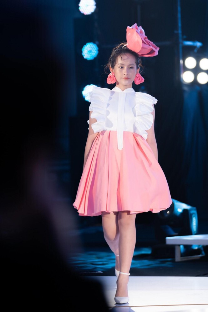 Dàn mẫu nhí khuấy đảo sắc màu tại Vietnam Top Fashion and Hair 2020 - ảnh 3