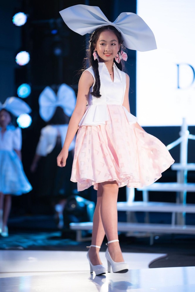 Dàn mẫu nhí khuấy đảo sắc màu tại Vietnam Top Fashion and Hair 2020 - ảnh 4