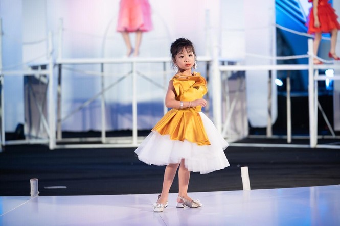 Dàn mẫu nhí khuấy đảo sắc màu tại Vietnam Top Fashion and Hair 2020 - ảnh 8