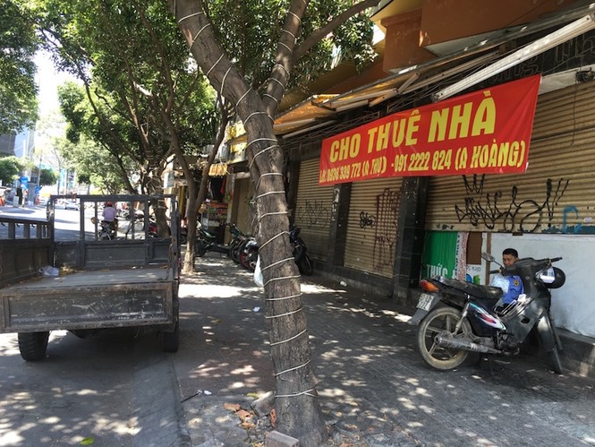 Mặt bằng 'tiền tỷ' bỏ hoang ở Sài Gòn vì dịch Covid-19 - ảnh 7