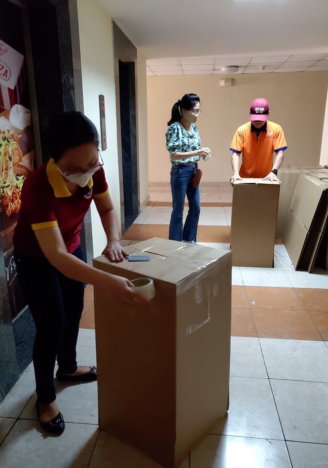 50.000 thùng carton đóng đồ cho sinh viên ký túc đón người cách ly Covid-19 - ảnh 15