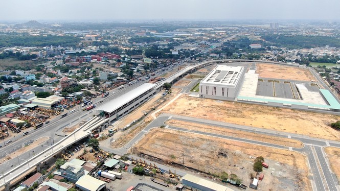 Bến xe Miền Đông mới vẫn tiếp tục trễ hẹn - ảnh 2