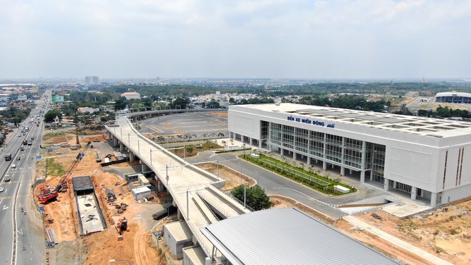 Bến xe Miền Đông mới vẫn tiếp tục trễ hẹn - ảnh 4