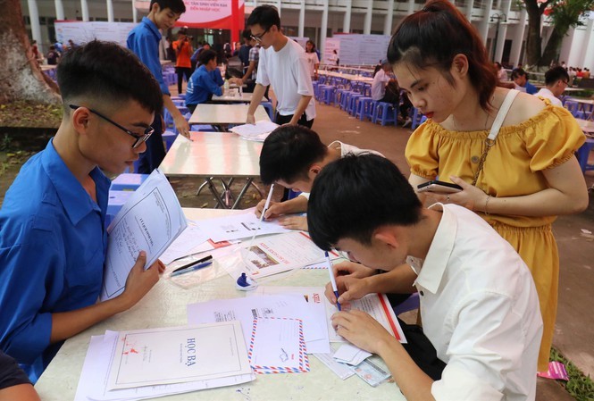 Dịch COVID-19 bùng phát, nhiều trường đại học điều chỉnh phương án xét tuyển - ảnh 2