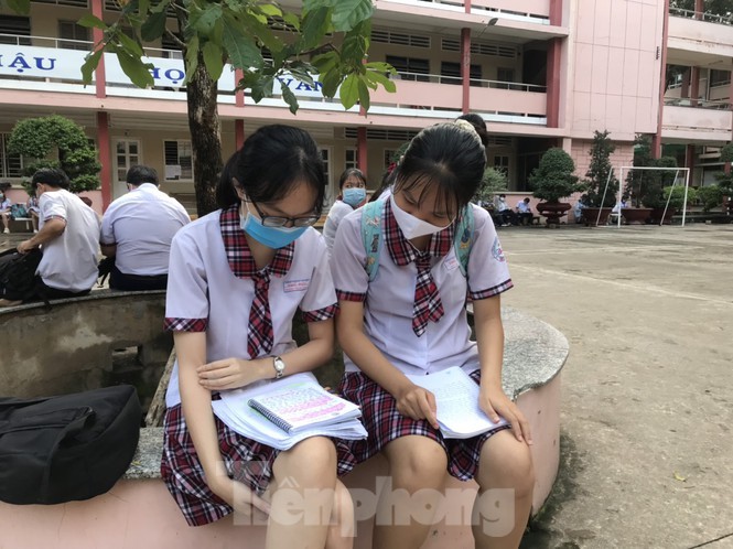 ‘Mưa’ điểm 10 trong kỳ thi tốt nghiệp THPT năm nay - ảnh 1