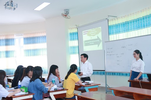 Trường ĐH Ngân hàng TP. HCM nâng điểm sàn nhận hồ sơ xét tuyển - ảnh 1