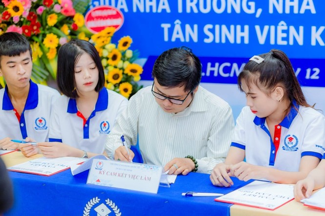 Ra trường không có việc làm, sinh viên sẽ được trả lại học phí - ảnh 1