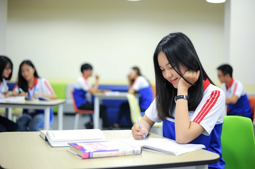 Nhiều trường đại học, cao đẳng miễn, giảm học phí cho sinh viên vùng lũ - ảnh 1