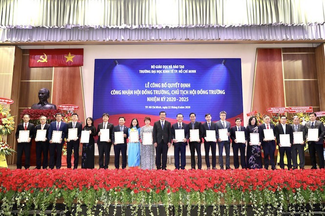 Vì sao nhiều lãnh đạo các tỉnh thành, doanh nghiệp tham gia Hội đồng trường đại học? - ảnh 1