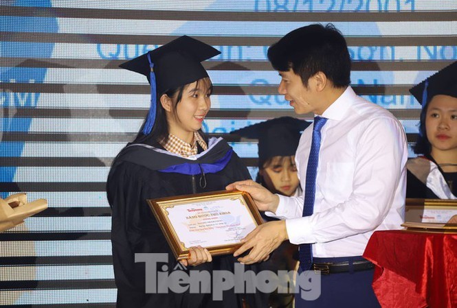 85 suất học bổng Nâng bước thủ khoa 2020 cho tân sinh viên - ảnh 7